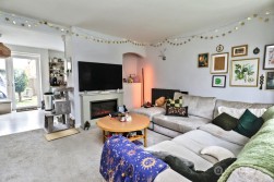 Pangbourne Close, St Nicolas Park, Nuneaton, CV11 6HQ