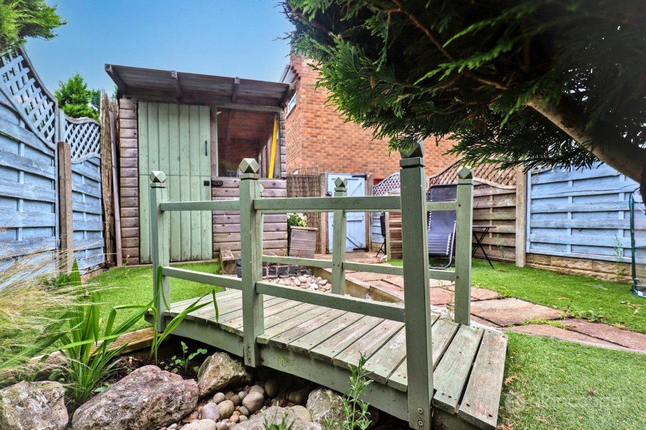 Pangbourne Close, St Nicolas Park, Nuneaton, CV11 6HQ
