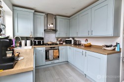 Pangbourne Close, St Nicolas Park, Nuneaton, CV11 6HQ