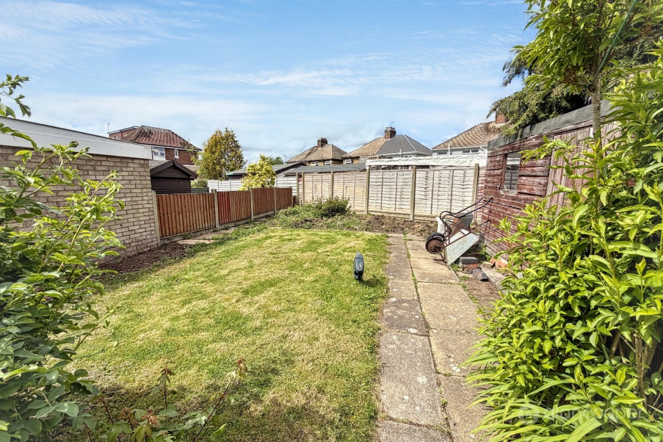 Norfolk Crescent, Lindley Park, Nuneaton, CV10 8BY