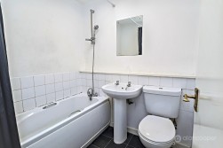Apartment, Lutterworth Road, Whitestone, Nuneaton, CV11 6PF