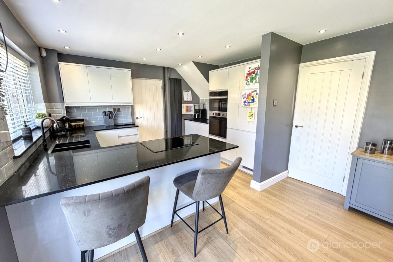 Atholl Crescent, Arbury View, Nuneaton, CV10 7PB