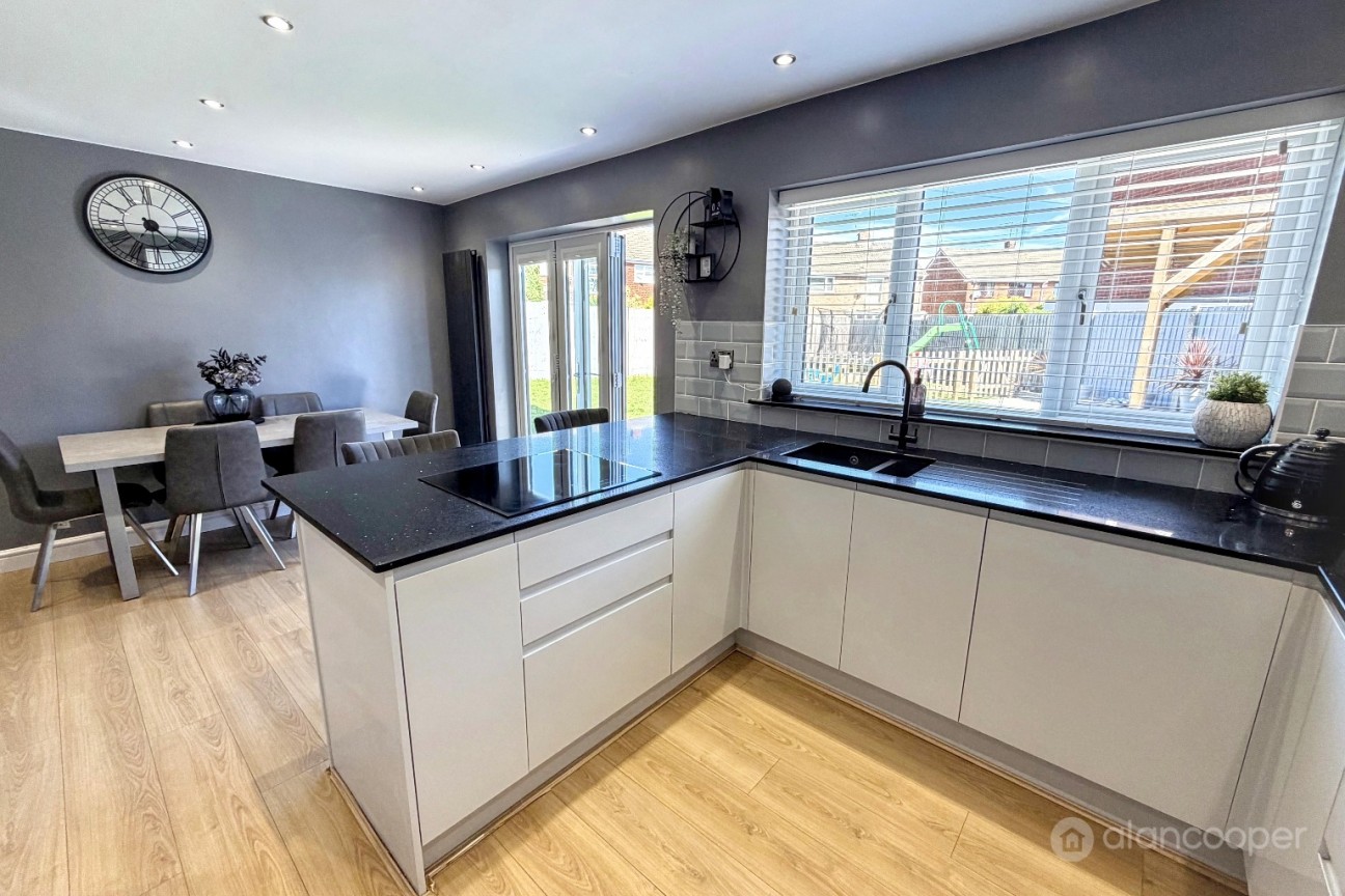 Atholl Crescent, Arbury View, Nuneaton, CV10 7PB