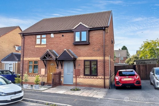 Bronze Close, Maple Park, Nuneaton, CV11 4YD