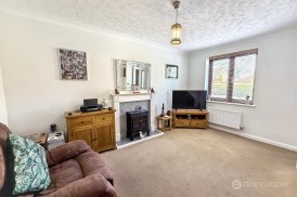 Bronze Close, Maple Park, Nuneaton, CV11 4YD