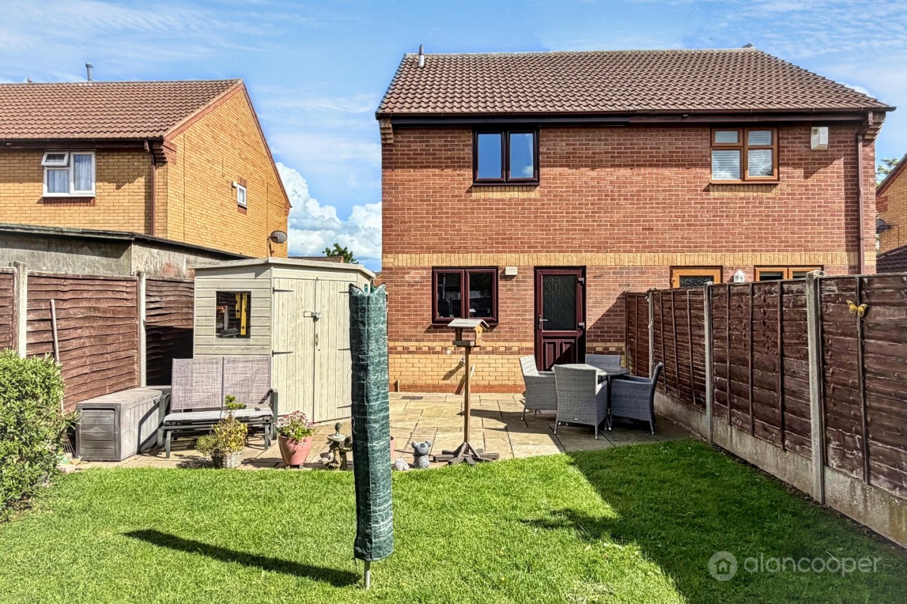 Bronze Close, Maple Park, Nuneaton, CV11 4YD