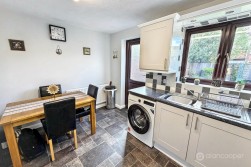 Bronze Close, Maple Park, Nuneaton, CV11 4YD