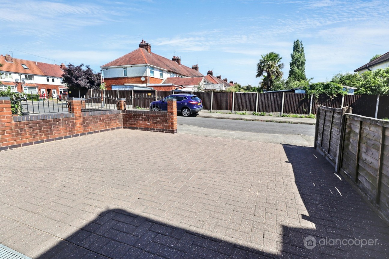 Howard Road, Nuneaton, CV10 7ES