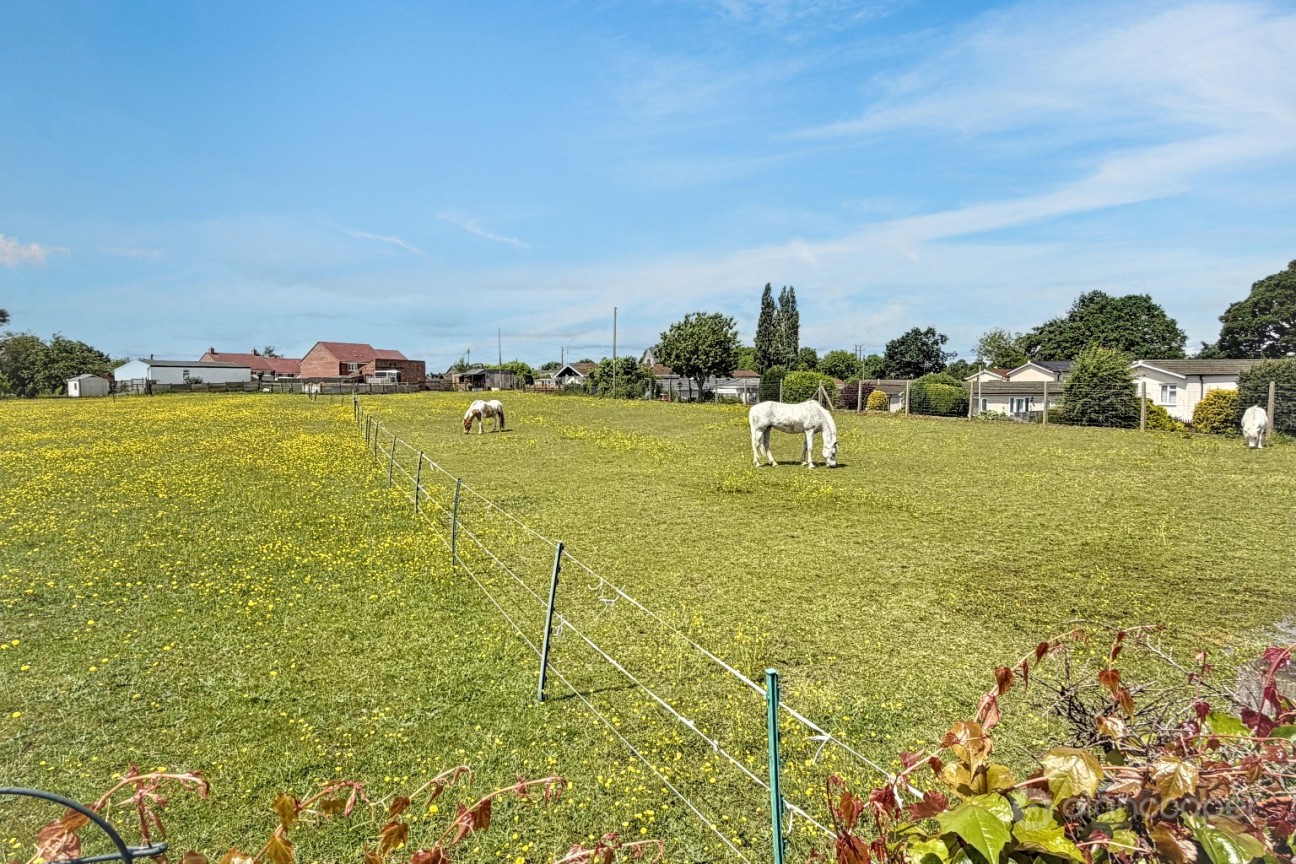 Mill Farm Park, Bulkington, CV12 9SF