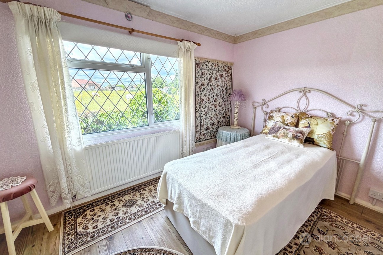 Mill Farm Park, Bulkington, CV12 9SF