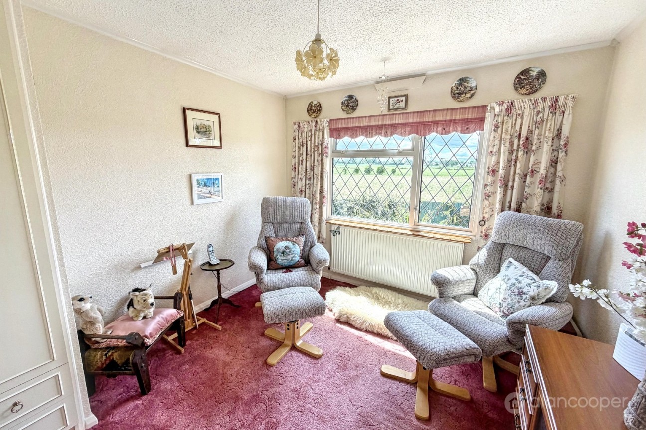 Mill Farm Park, Bulkington, CV12 9SF