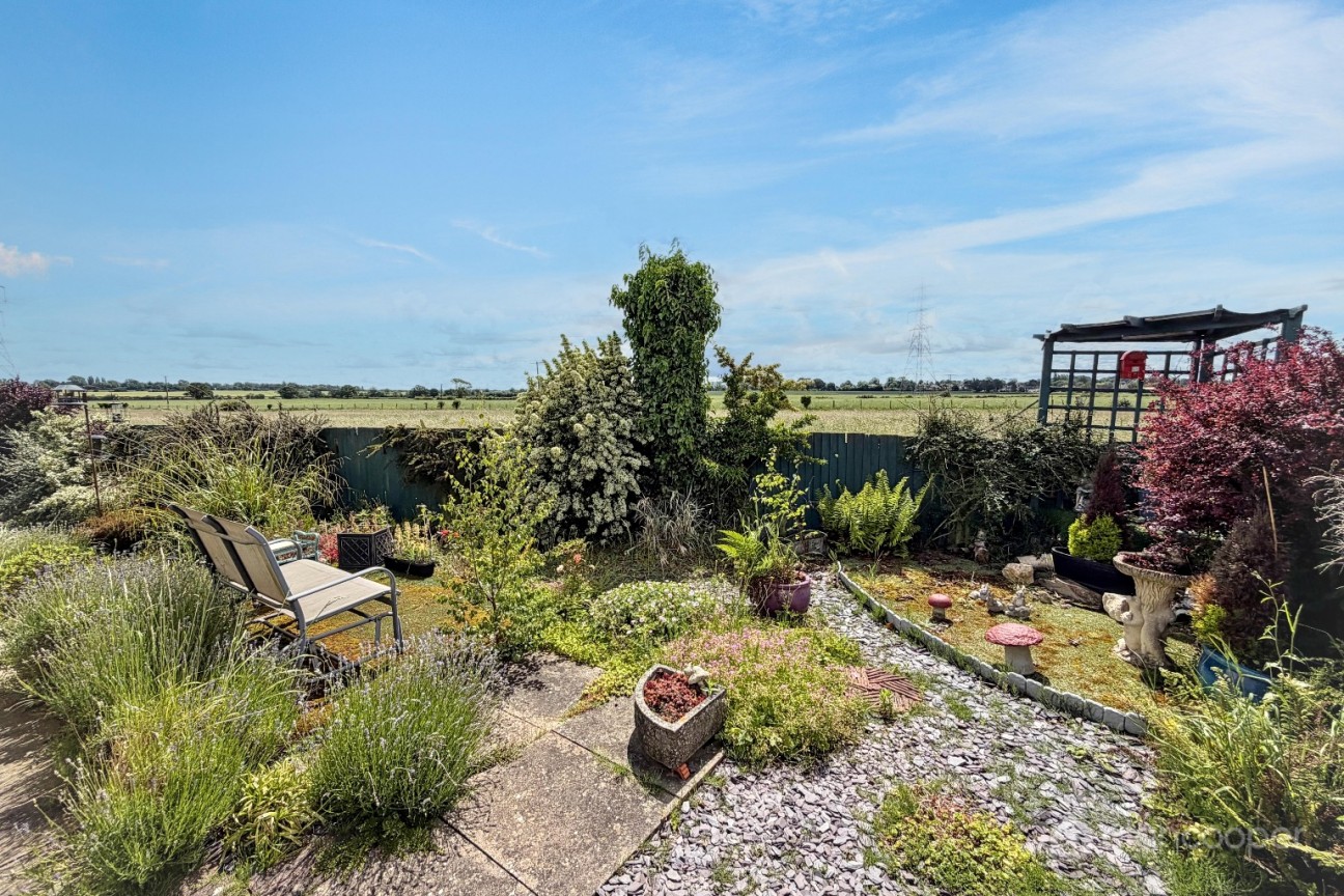 Mill Farm Park, Bulkington, CV12 9SF
