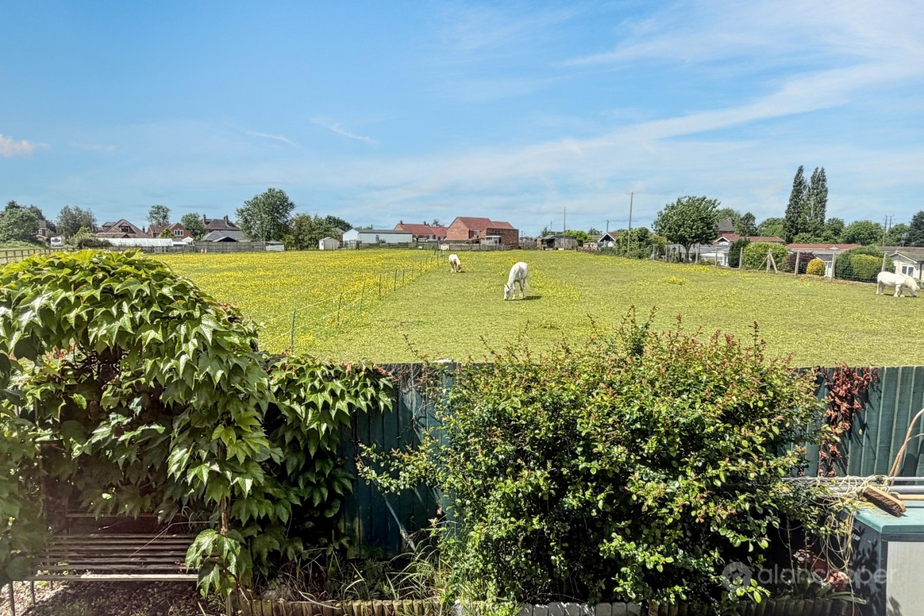 Mill Farm Park, Bulkington, CV12 9SF