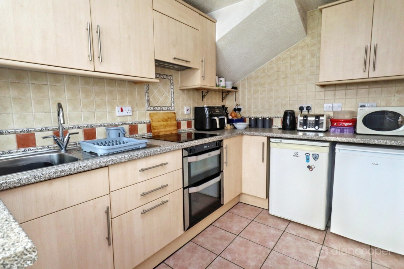 Epsom Close, Bedworth, CV12 8TE