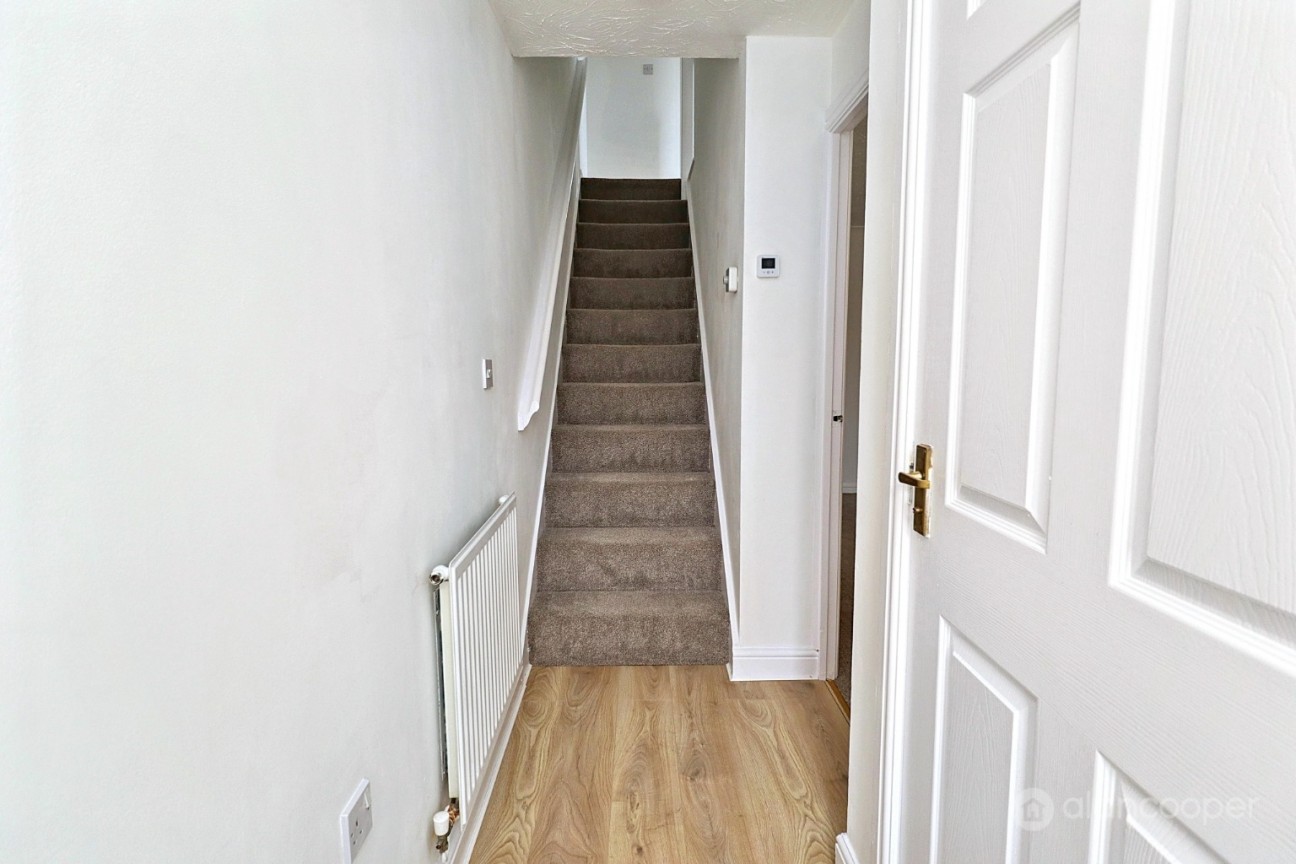 Upton Drive, Maple Park, Nuneaton, CV11 4GF