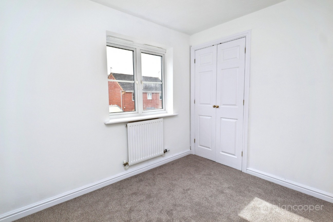 Upton Drive, Maple Park, Nuneaton, CV11 4GF