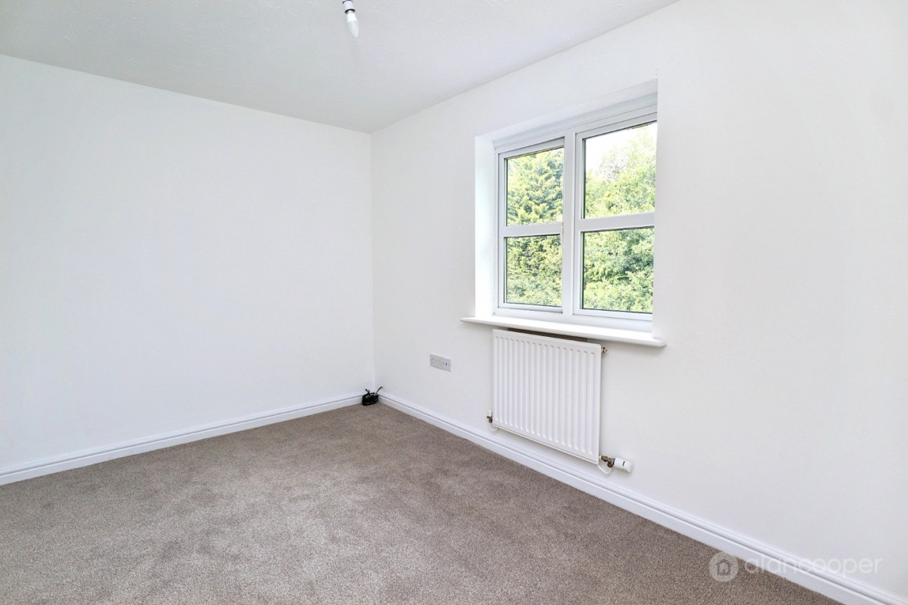 Upton Drive, Maple Park, Nuneaton, CV11 4GF