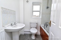 Upton Drive, Maple Park, Nuneaton, CV11 4GF