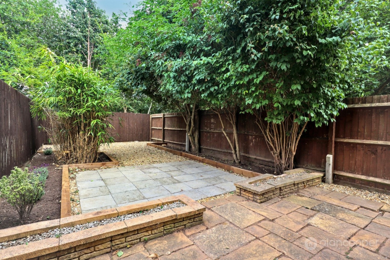 Upton Drive, Maple Park, Nuneaton, CV11 4GF