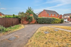 Upton Drive, Maple Park, Nuneaton, CV11 4GF