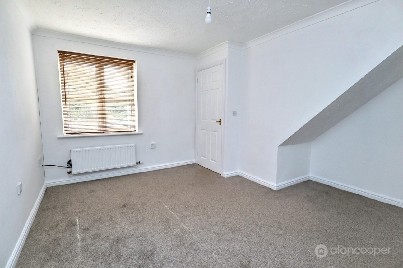 Upton Drive, Maple Park, Nuneaton, CV11 4GF
