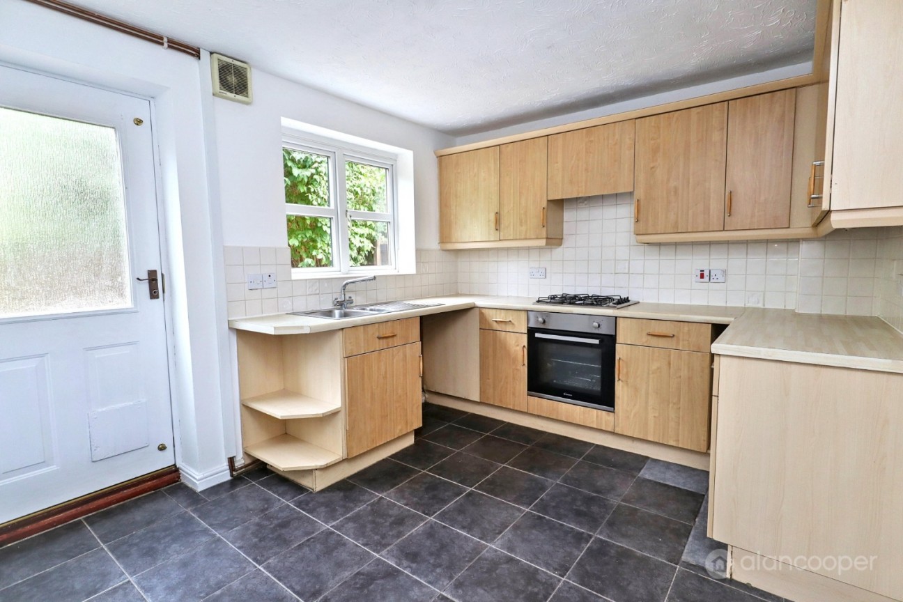 Upton Drive, Maple Park, Nuneaton, CV11 4GF