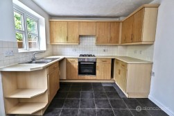 Upton Drive, Maple Park, Nuneaton, CV11 4GF