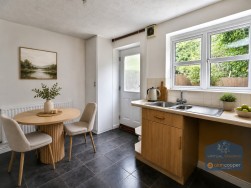 Upton Drive, Maple Park, Nuneaton, CV11 4GF