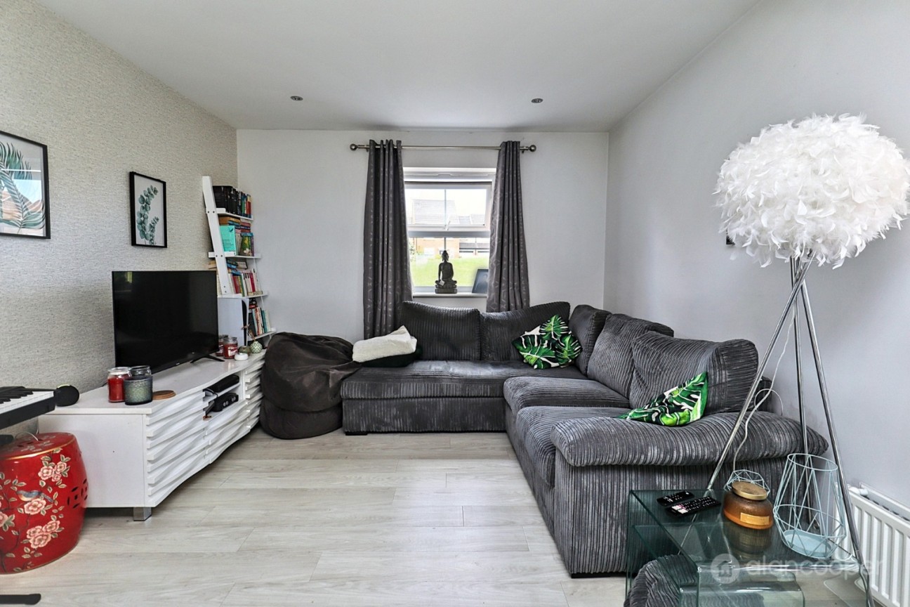 Edinburgh Road, Nuneaton, CV10 9FP