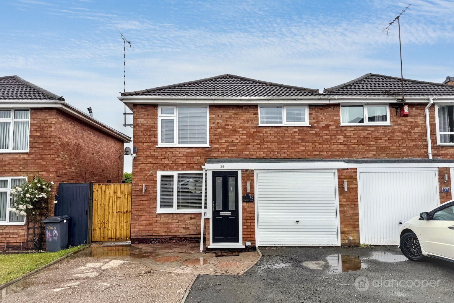 Somerset Drive, Lindley Park, Nuneaton, CV10 8DD