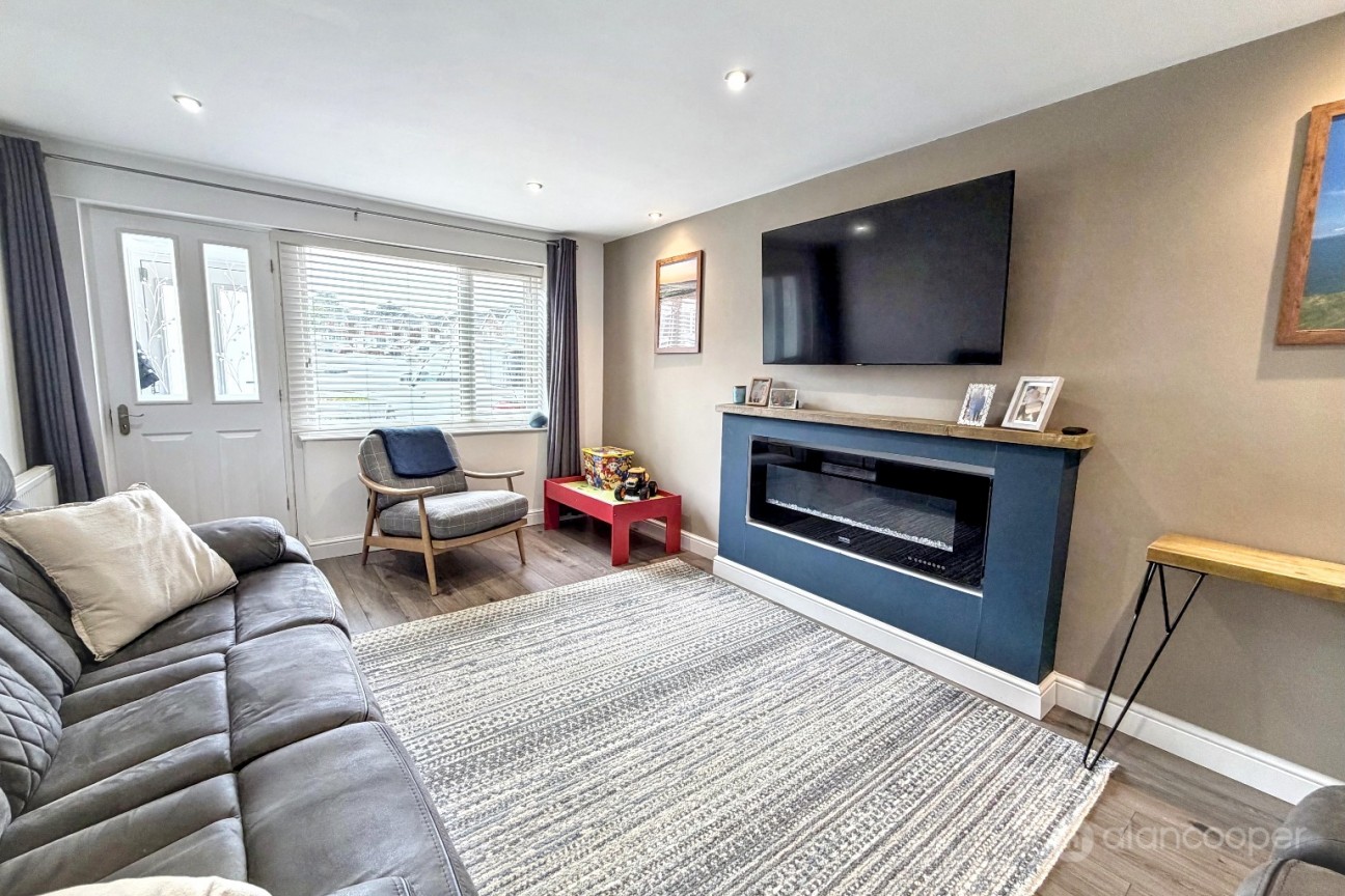 Somerset Drive, Lindley Park, Nuneaton, CV10 8DD