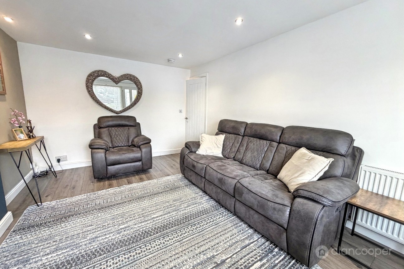 Somerset Drive, Lindley Park, Nuneaton, CV10 8DD