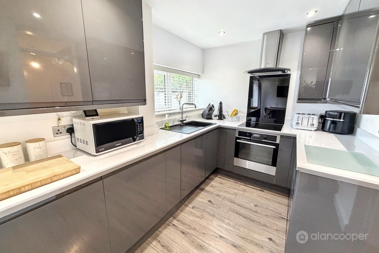 Somerset Drive, Lindley Park, Nuneaton, CV10 8DD