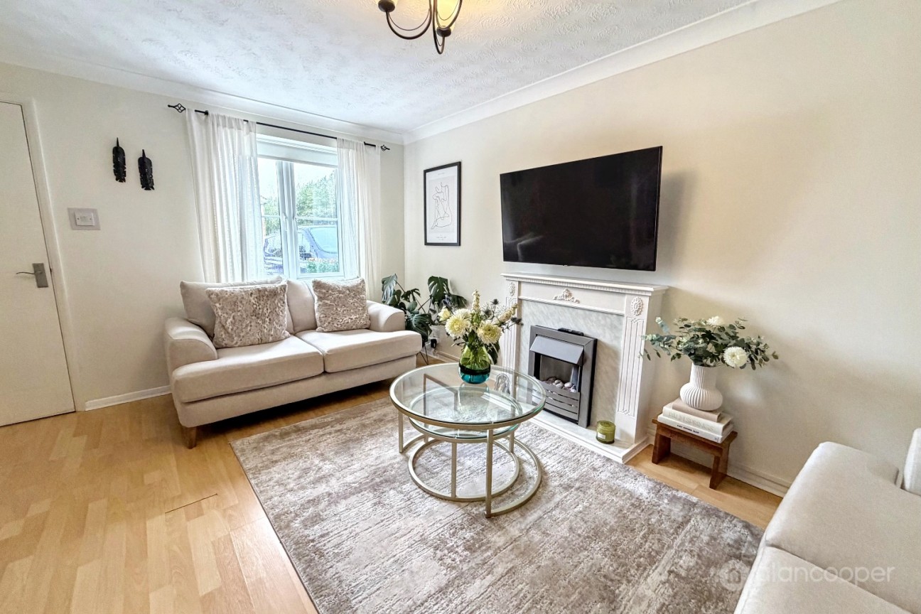 Snowshill Close, Maple Park, Nuneaton, CV11 4XQ
