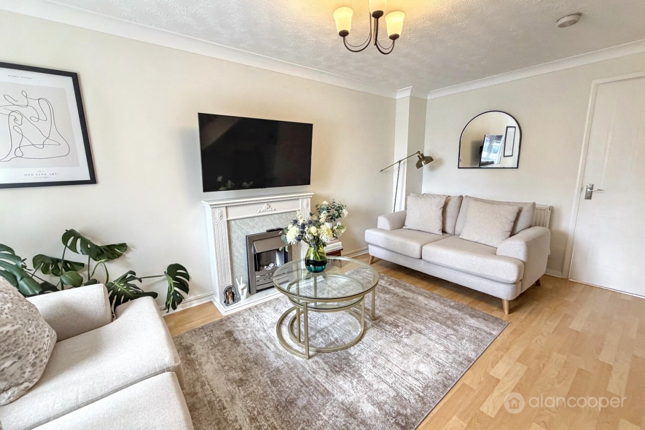Snowshill Close, Maple Park, Nuneaton, CV11 4XQ