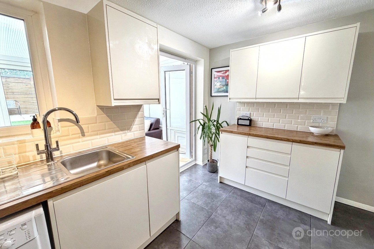 Snowshill Close, Maple Park, Nuneaton, CV11 4XQ