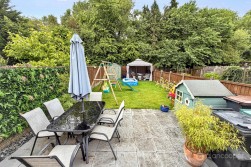 St Nicolas Road, Nuneaton, CV11 6LD