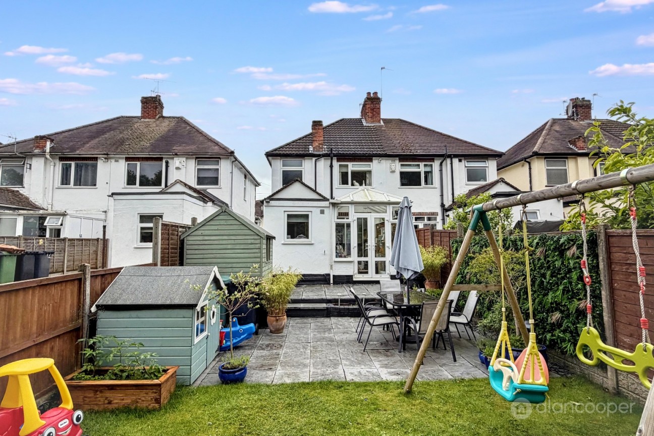 St Nicolas Road, Nuneaton, CV11 6LD