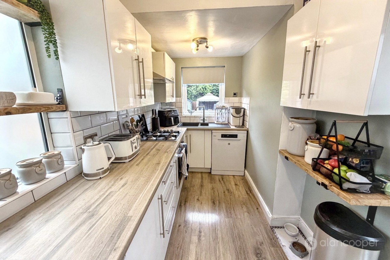 St Nicolas Road, Nuneaton, CV11 6LD