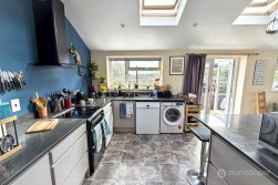 Amos Avenue, Nuneaton, CV10 7BD
