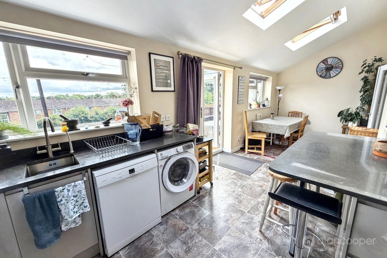 Amos Avenue, Nuneaton, CV10 7BD