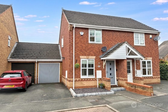 Wakehurst Close, Maple Park, Nuneaton, CV11 4YF