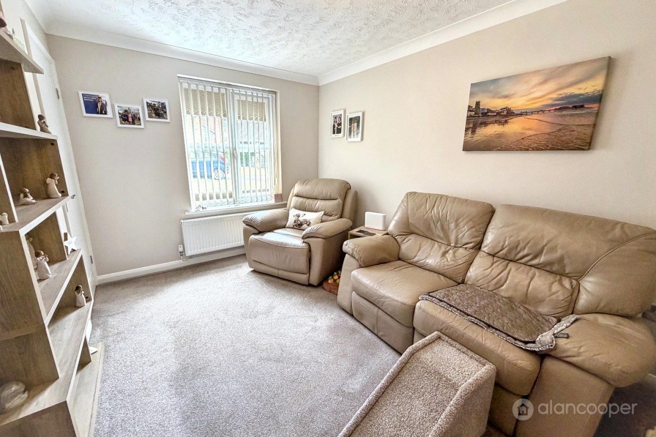 Wakehurst Close, Maple Park, Nuneaton, CV11 4YF