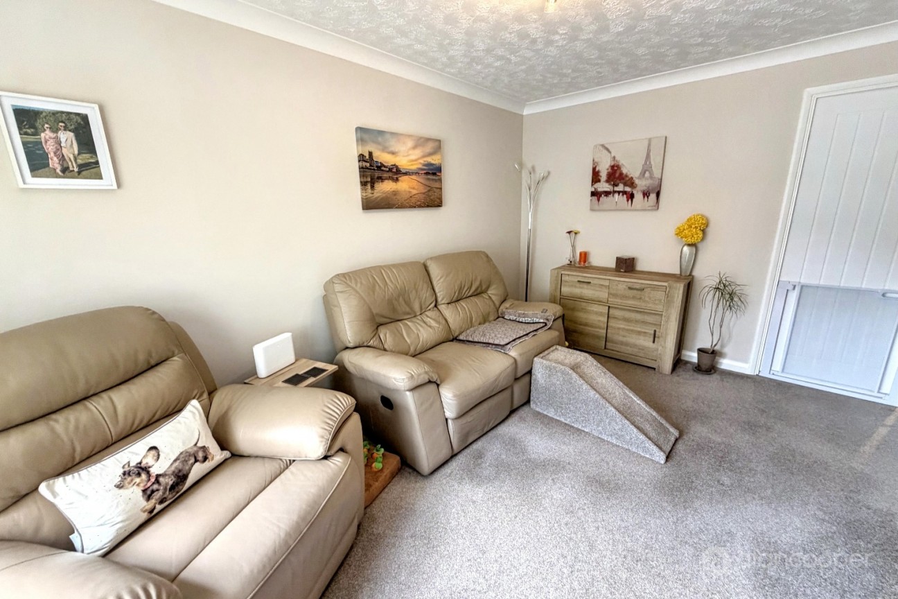 Wakehurst Close, Maple Park, Nuneaton, CV11 4YF
