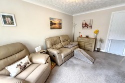 Wakehurst Close, Maple Park, Nuneaton, CV11 4YF