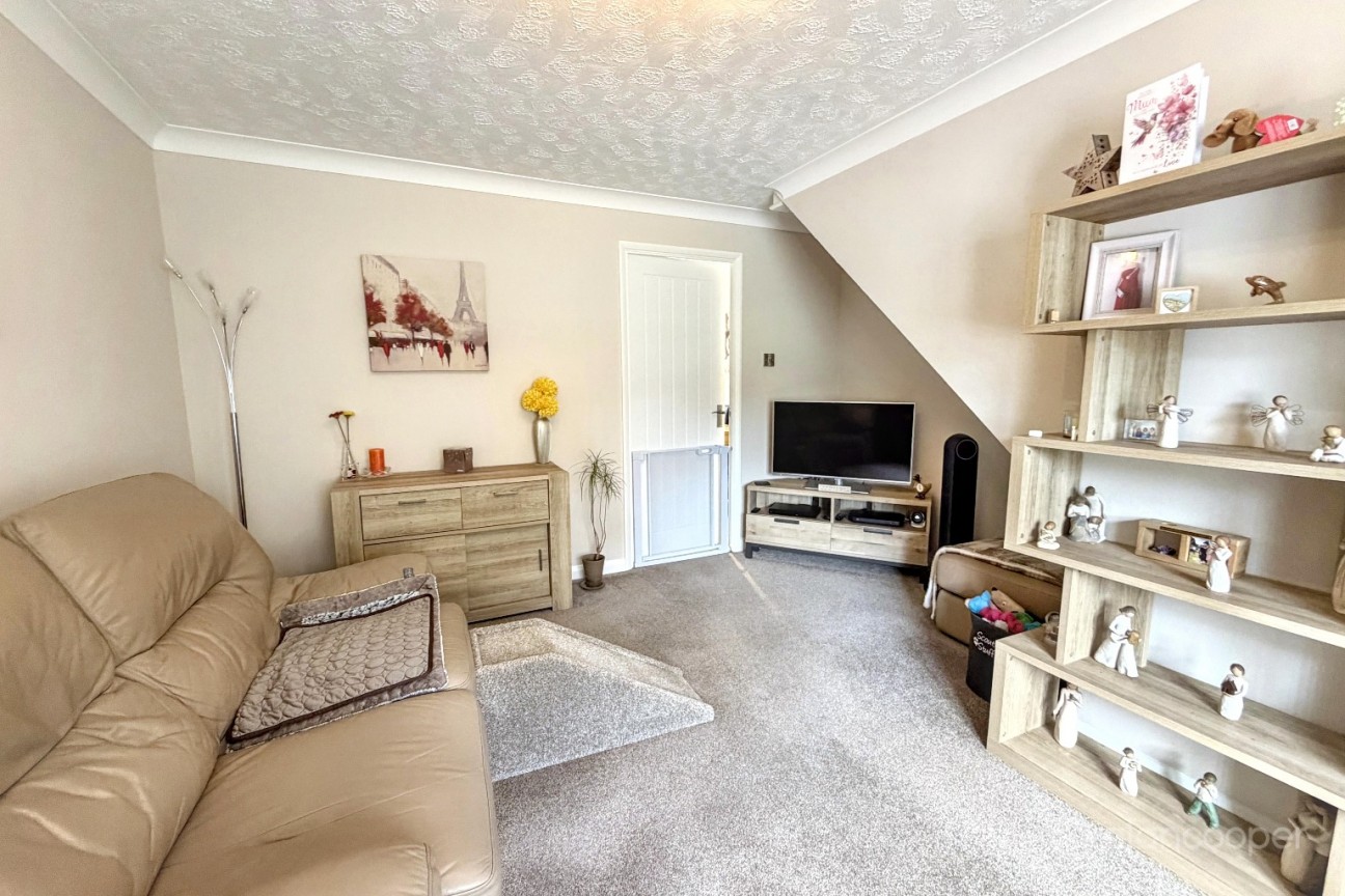 Wakehurst Close, Maple Park, Nuneaton, CV11 4YF