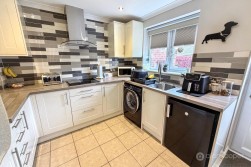 Wakehurst Close, Maple Park, Nuneaton, CV11 4YF
