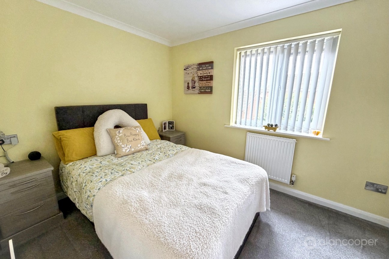 Wakehurst Close, Maple Park, Nuneaton, CV11 4YF