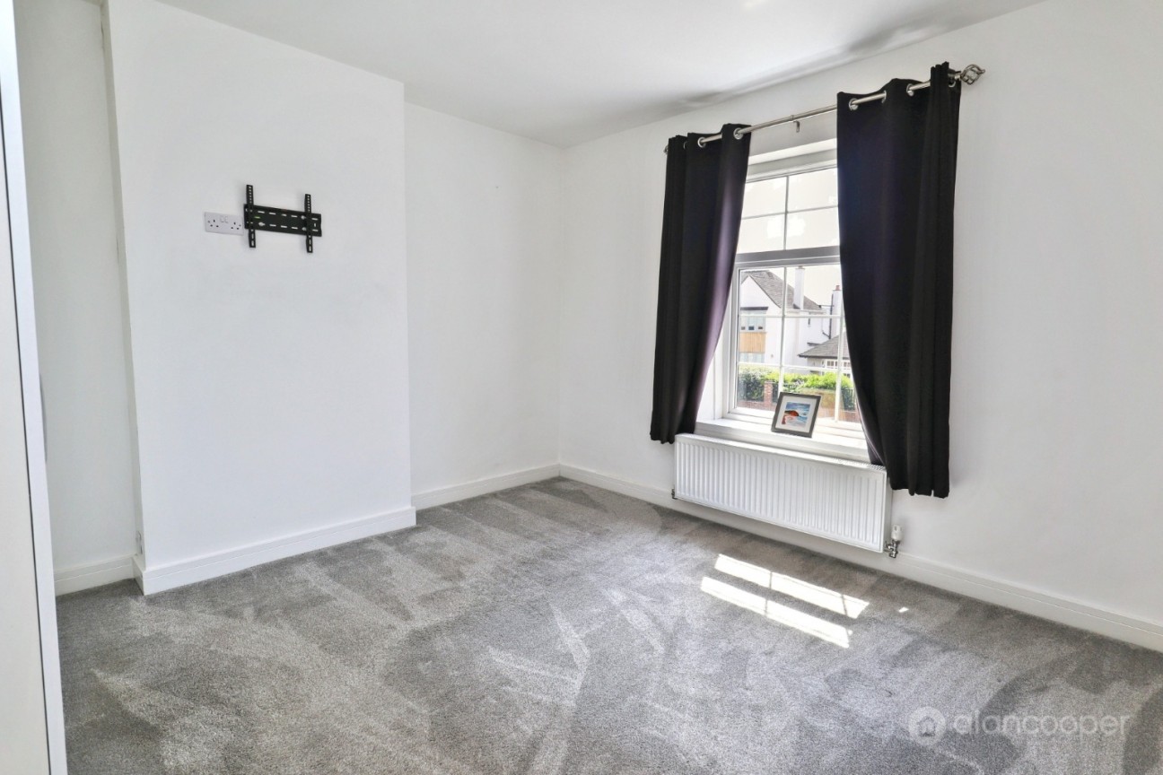 Nuneaton Road, Bulkington, CV12 9SB