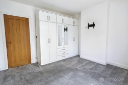 Nuneaton Road, Bulkington, CV12 9SB